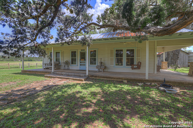 Listing photo id 66 for 1514 Fm 1376