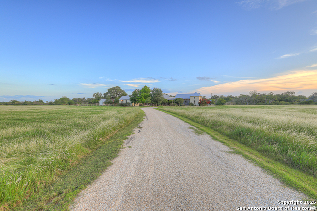Listing photo id 5 for 1514 Fm 1376
