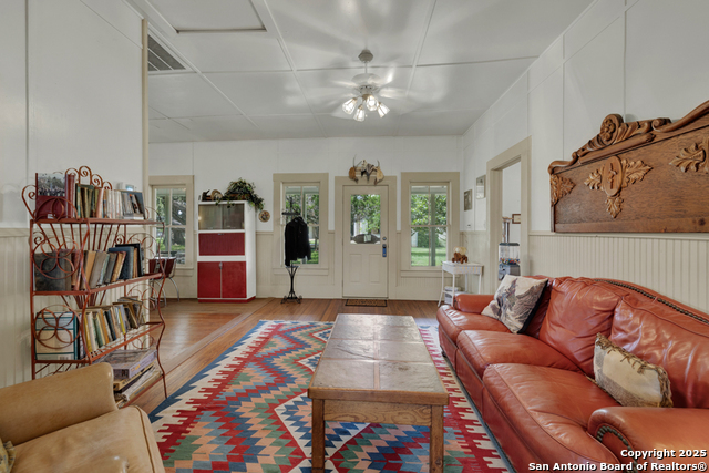 Listing photo id 68 for 1514 Fm 1376