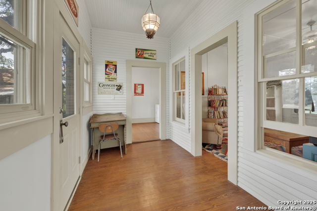 Listing photo id 74 for 1514 Fm 1376