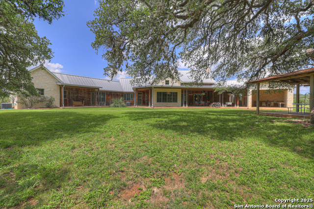 Listing photo id 78 for 1514 Fm 1376