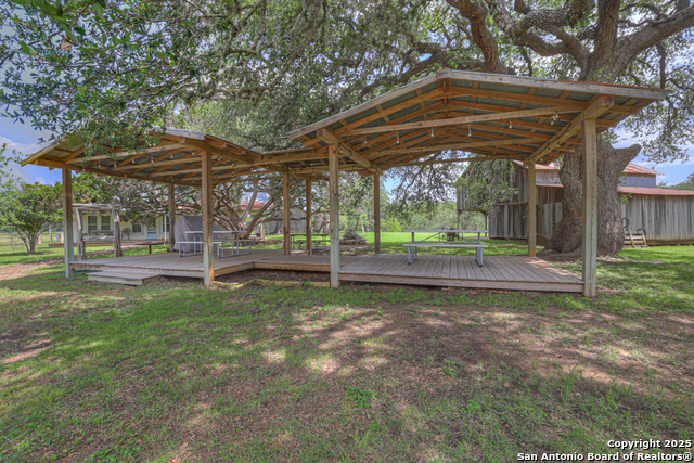 Listing photo id 79 for 1514 Fm 1376