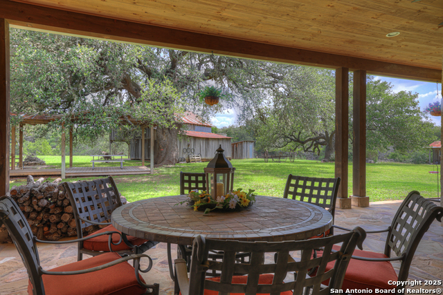 Listing photo id 80 for 1514 Fm 1376