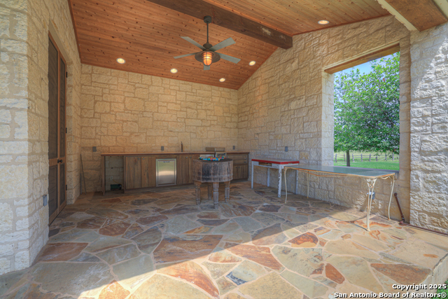 Listing photo id 81 for 1514 Fm 1376