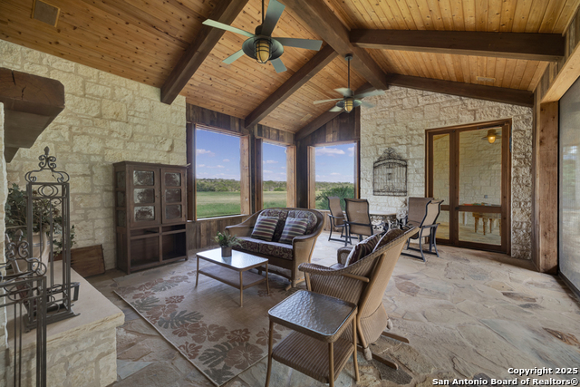 Listing photo id 83 for 1514 Fm 1376