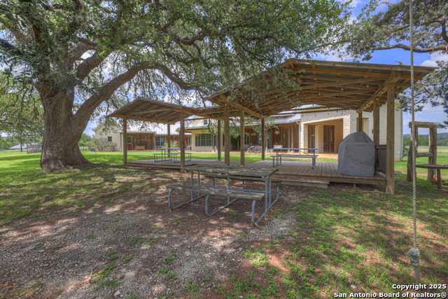 Listing photo id 84 for 1514 Fm 1376