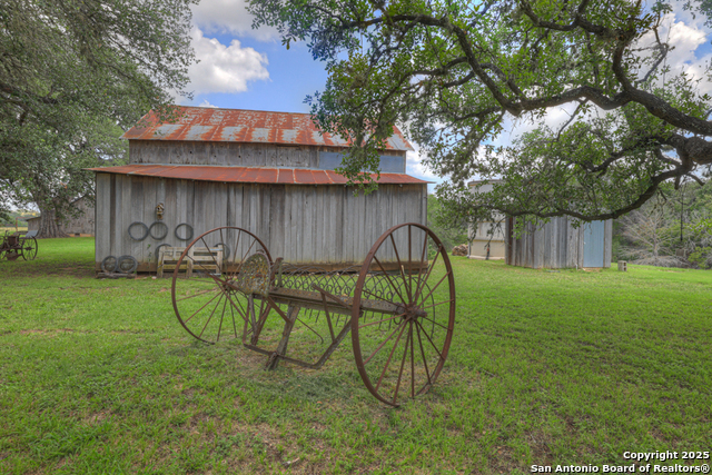 Listing photo id 88 for 1514 Fm 1376