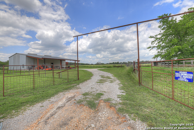 Listing photo id 89 for 1514 Fm 1376