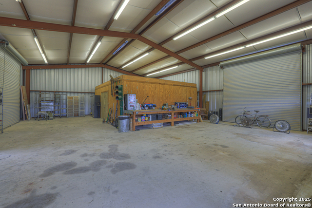 Listing photo id 91 for 1514 Fm 1376