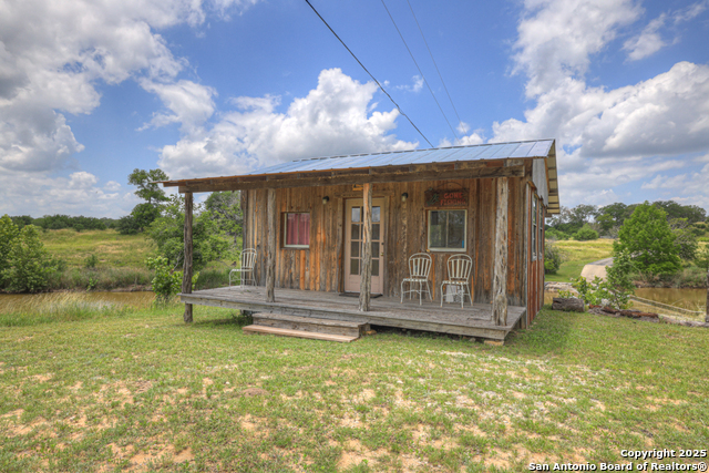 Listing photo id 93 for 1514 Fm 1376