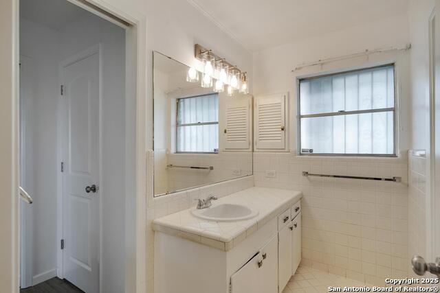 Image 16 of 25 For 7147 Oakridge
