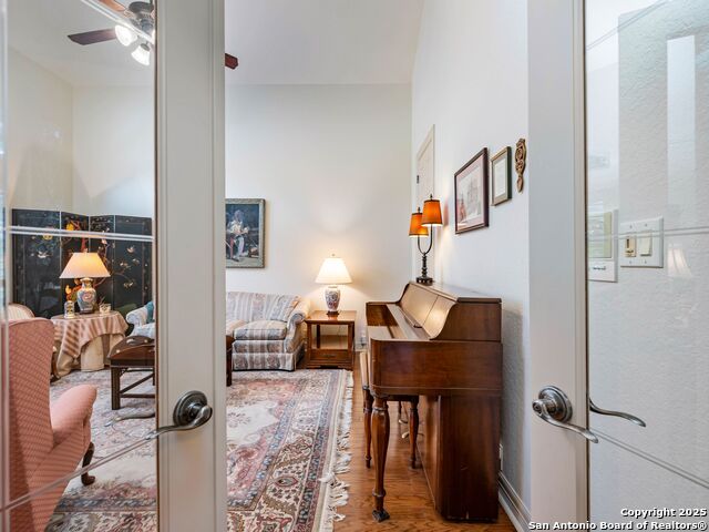 Listing photo id 11 for 14402 Contour Place