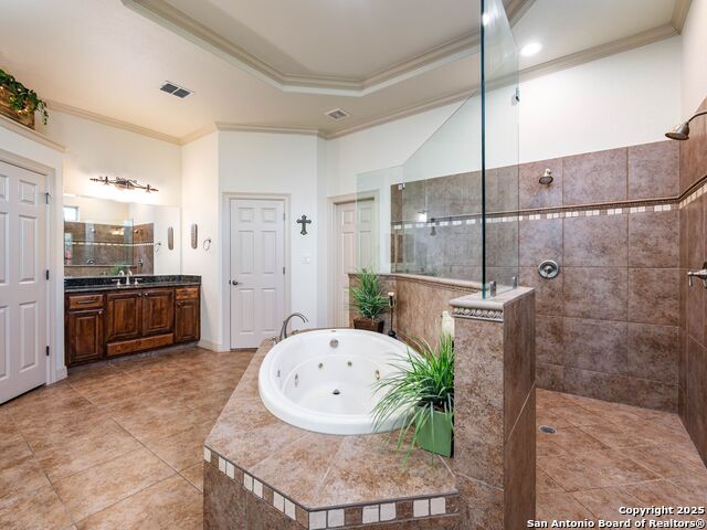 Listing photo id 27 for 14402 Contour Place