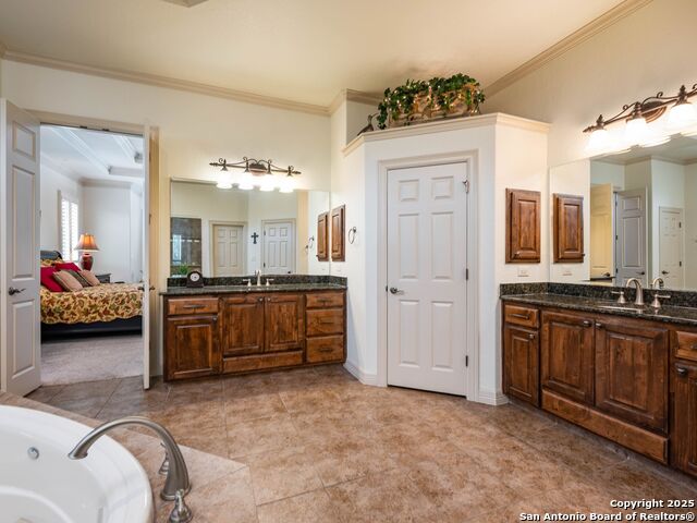 Listing photo id 30 for 14402 Contour Place