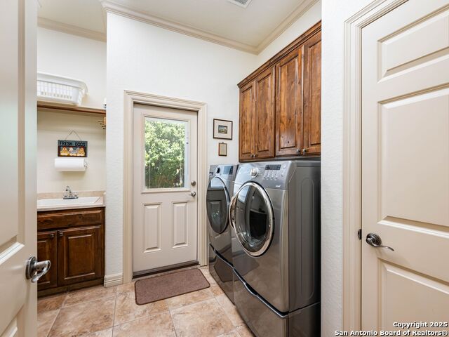 Listing photo id 38 for 14402 Contour Place