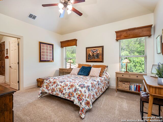 Listing photo id 40 for 14402 Contour Place