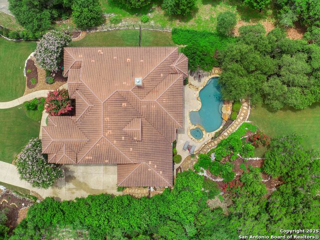 Listing photo id 68 for 14402 Contour Place