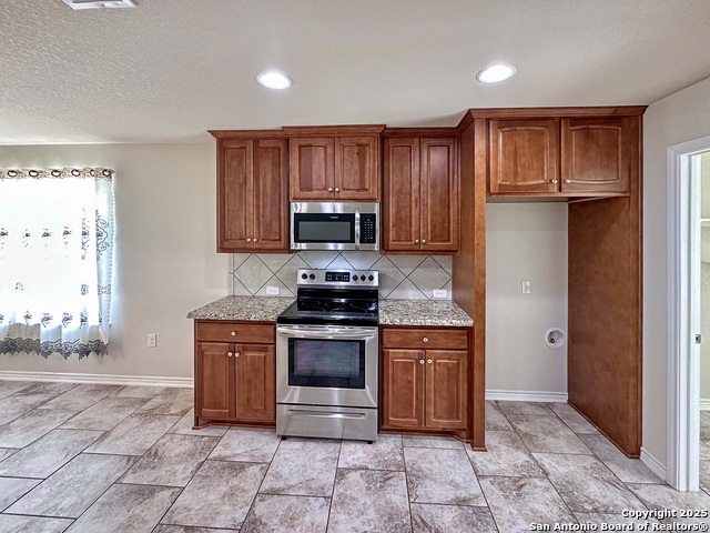 Image 11 of 34 For 6544 Robards Row