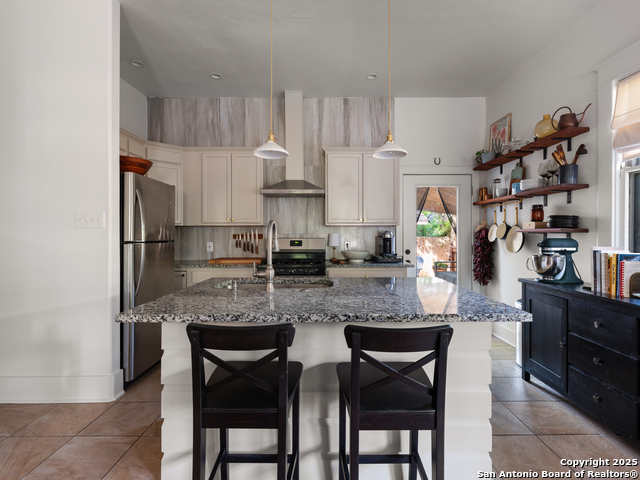 Listing photo id 9 for 238 Carolina Street