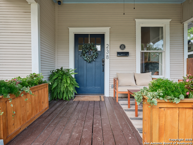 Listing photo id 1 for 238 Carolina Street