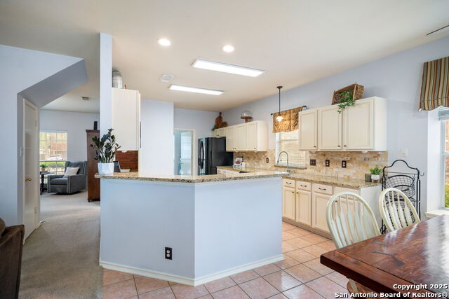 Image 12 of 38 For 1005 Summer Haven Ln