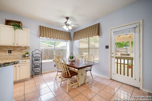 Image 15 of 38 For 1005 Summer Haven Ln