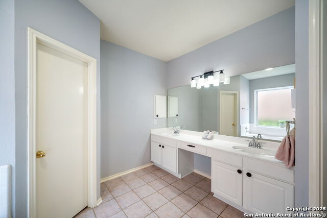Image 24 of 38 For 1005 Summer Haven Ln