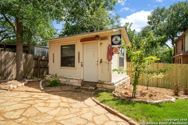 Image 36 of 38 For 1005 Summer Haven Ln