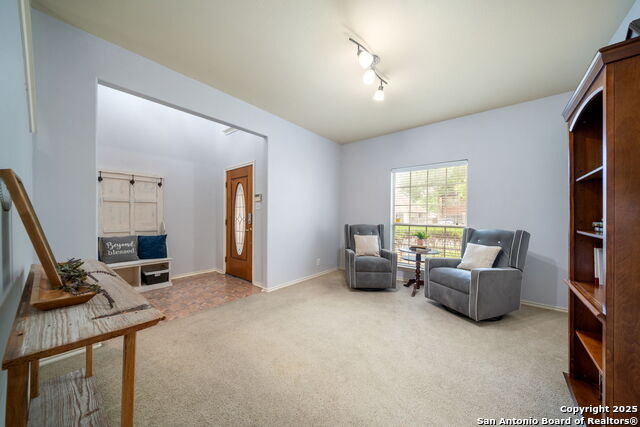 Image 8 of 38 For 1005 Summer Haven Ln