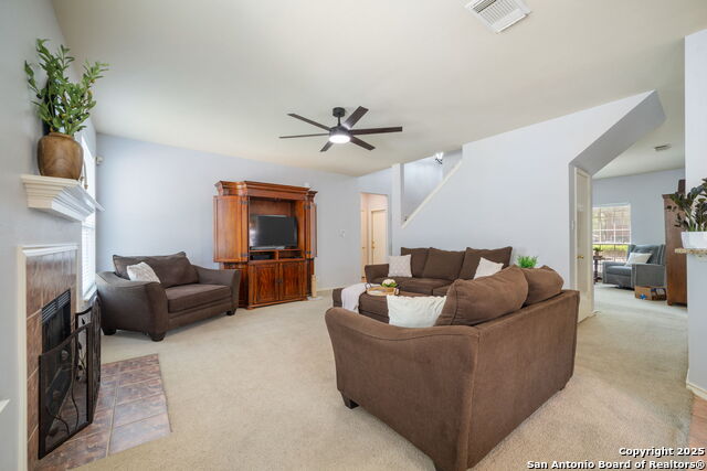 Image 9 of 38 For 1005 Summer Haven Ln