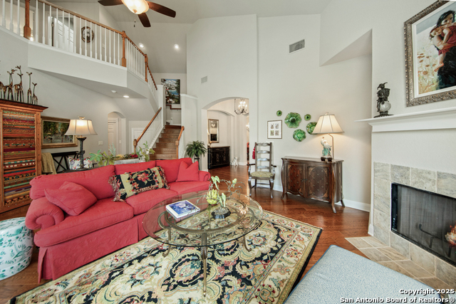 Image 11 of 50 For 4 Horns Cross