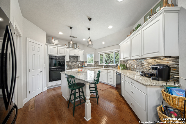 Image 17 of 50 For 4 Horns Cross