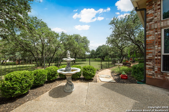 Image 2 of 50 For 4 Horns Cross