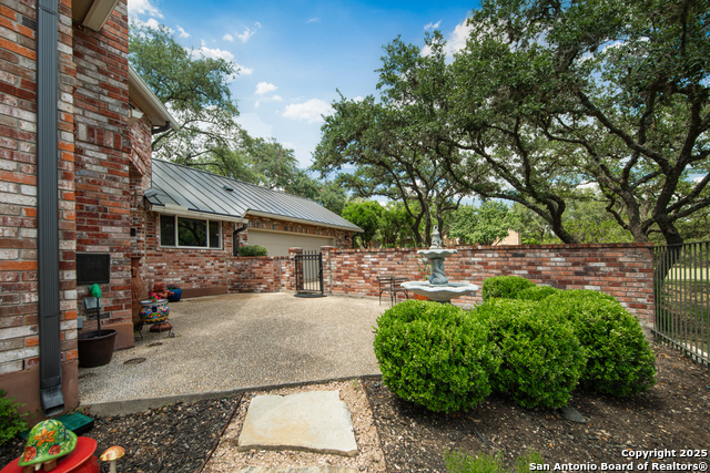 Image 31 of 50 For 4 Horns Cross