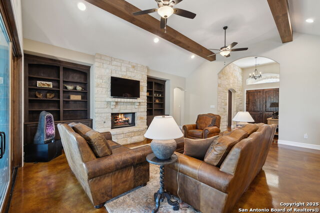 Image 17 of 41 For 858 Riverforest