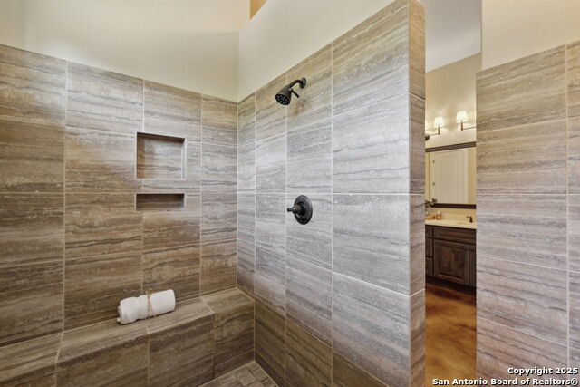 Image 24 of 41 For 858 Riverforest