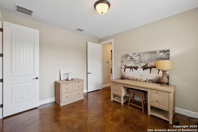 Image 28 of 41 For 858 Riverforest