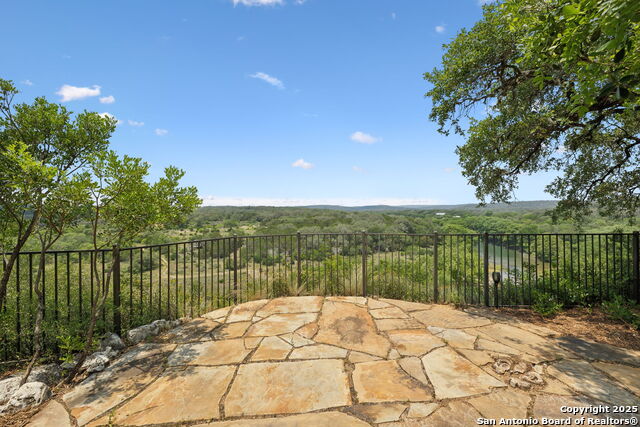 Image 32 of 41 For 858 Riverforest
