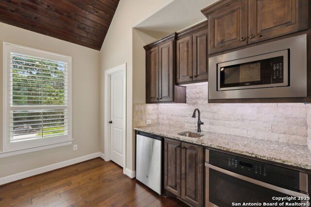 Image 37 of 41 For 858 Riverforest