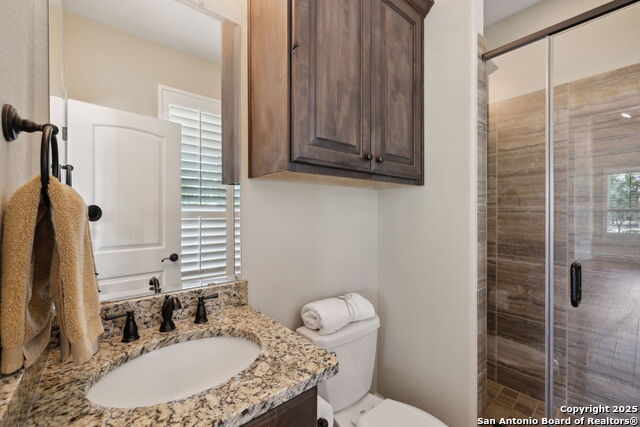 Image 38 of 41 For 858 Riverforest