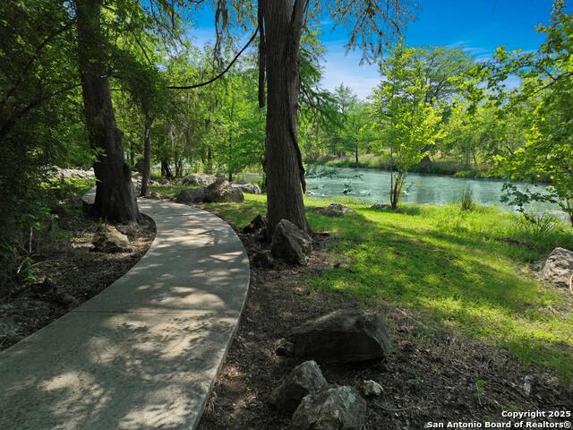 Image 4 of 41 For 858 Riverforest