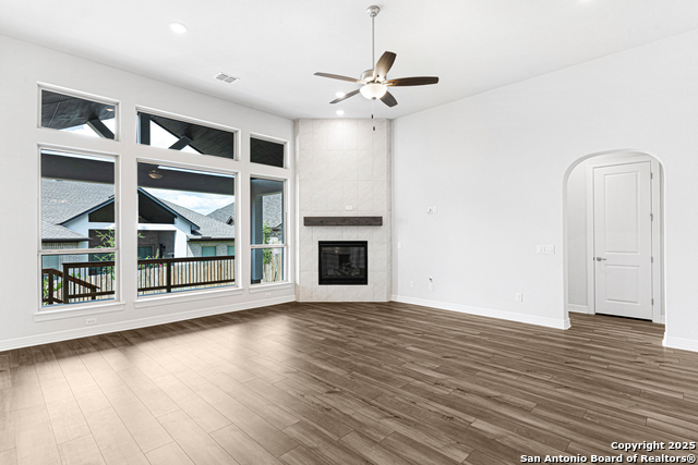 Image 12 of 47 For 923 Gyngell Lane