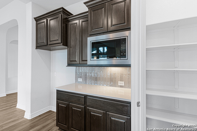 Image 14 of 47 For 923 Gyngell Lane