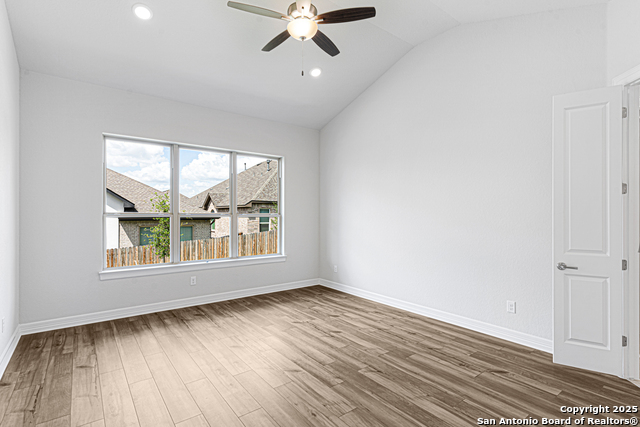 Image 20 of 47 For 923 Gyngell Lane