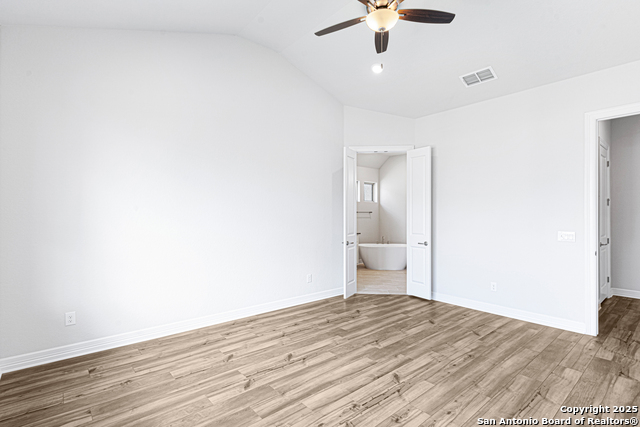 Image 21 of 47 For 923 Gyngell Lane