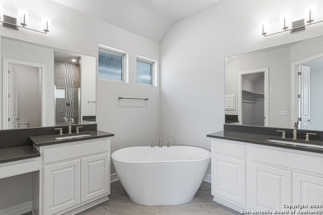 Image 22 of 47 For 923 Gyngell Lane