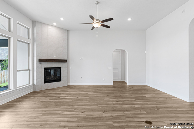 Image 28 of 47 For 923 Gyngell Lane