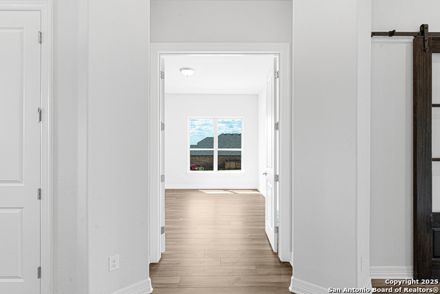 Image 33 of 47 For 923 Gyngell Lane
