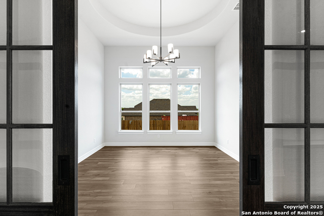 Image 7 of 47 For 923 Gyngell Lane