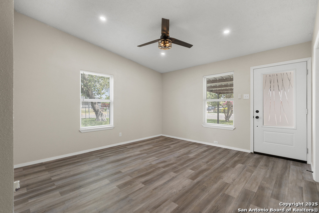 Image 10 of 32 For 7502 Alpine Valley